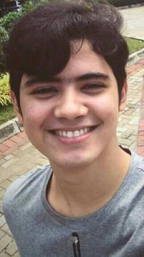 Huhhhh senyumNya itu lohh <a href="/alysyarief/">Aliando Syarief</a> 
#STJCEps40dan41