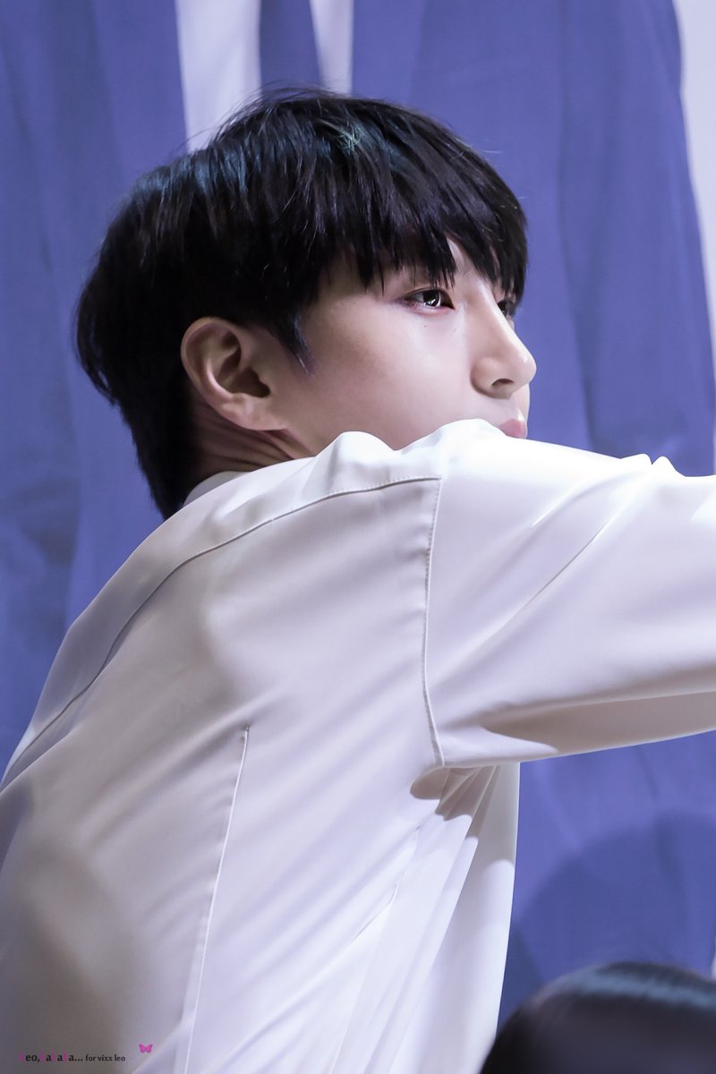 Leolalala1110's tweet photo. 171111 롯데 팬미팅  @JUNGTW_LEO
#VIXX #LEO #레오 #정택운 #더라스트키스 https://t.co/mEPJe7DjKO