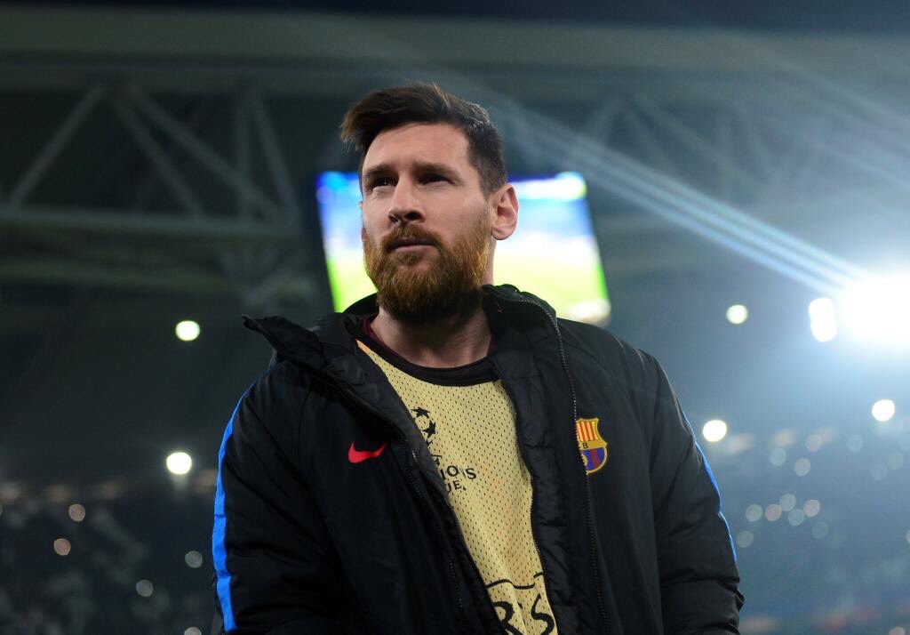 Actus_Footeux's tweet photo. CR7 : "Je suis le plus grand joueur de tous les temps."

Pelé : "Je suis le plus grand joueur de tous les temps."

Maradona : "Je suis le plus grand joueur de tous les temps."

Messi : "Je ne sais pas qui est le meilleur, je pense qu’il y a beaucoup de grands joueurs." https://t.co/Q25m0w3sA0