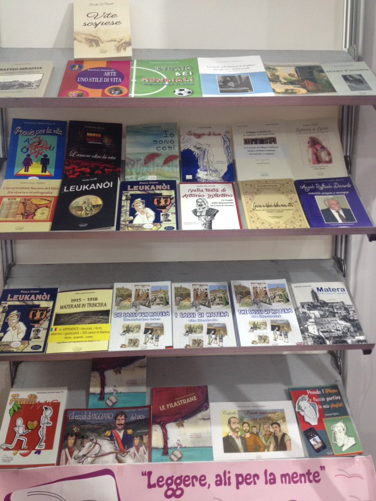 colpadiunlibro's tweet photo. Questa mattina allo stand M30 del Consiglio regionale della Basilicata presentazione di "Nella testa di Antonio Infantino" e "L'enigma di Pitagora".
Nel pomeriggio altre tre presentazioni molto interessanti.
Accorrete numerosi!
#piulibri17 https://t.co/mBftCR5dkf
