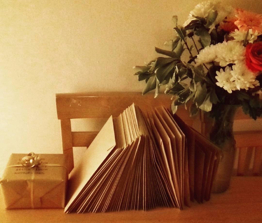 SaskiaGMSings's tweet image. Yesterdays orders all from my 10-day Golden Christmas Shop! #wrappedingold
---&amp;gt; saskiagm.com/christmasshop