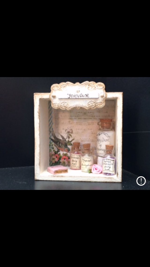 #sandbach <a href="/makersmarket/">Oxford Makers Market</a> on the cobbles #christmas lots of fairy doors, houses and more. An unusual gift, can be  personalised. 😄😄