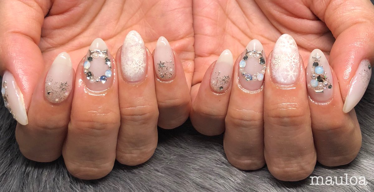 Mauloa A Twitter サンプルチップから の埋もれ具合が気に入ってる 笑 いつもありがとうね ネイル ネイルデザイン 秋ネイル オータムネイル 冬ネイル 冬ネイル17 クリアネイル ビジューネイル Love Cute 雪の結晶ネイル