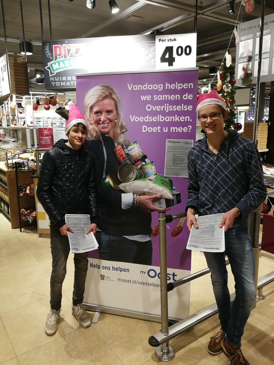 Ben je ze al tegengekomen? De kersthelden <a href="/VoedselbankDev/">Voedselbank Deventer</a> samen in actie #VB17