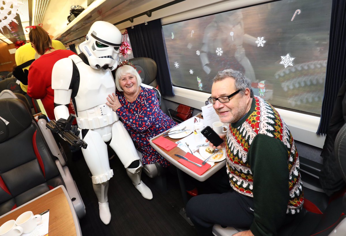 SimonCrestphoto's tweet image. @Virgin_TrainsEC great atmosphere on the Christmas Train