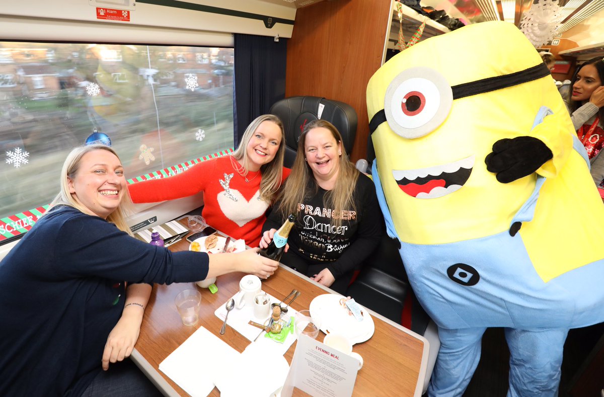 SimonCrestphoto's tweet image. @Virgin_TrainsEC great atmosphere on the Christmas Train