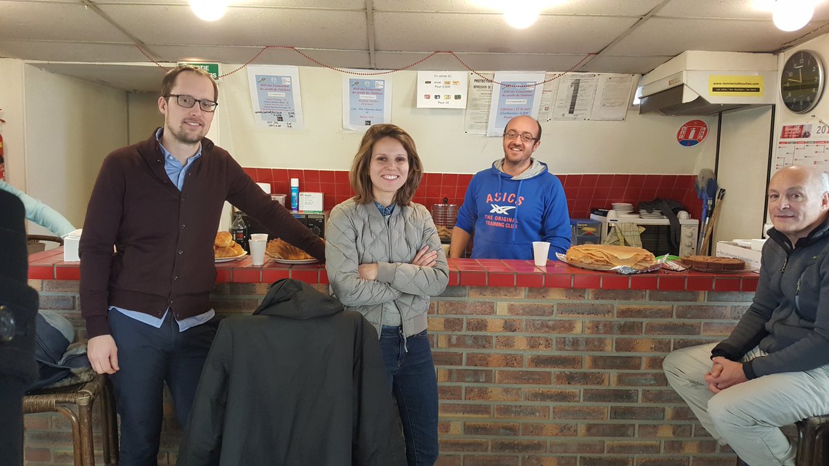 Chambon_julien's tweet photo. Bravo au tennis club de #Houilles pour son engagement pour le #telethon2017! Merci à @MarieLebec78 Députée des #Yvelines pour son soutien aux bénévoles !🎾🏸 https://t.co/98THvwmRA4