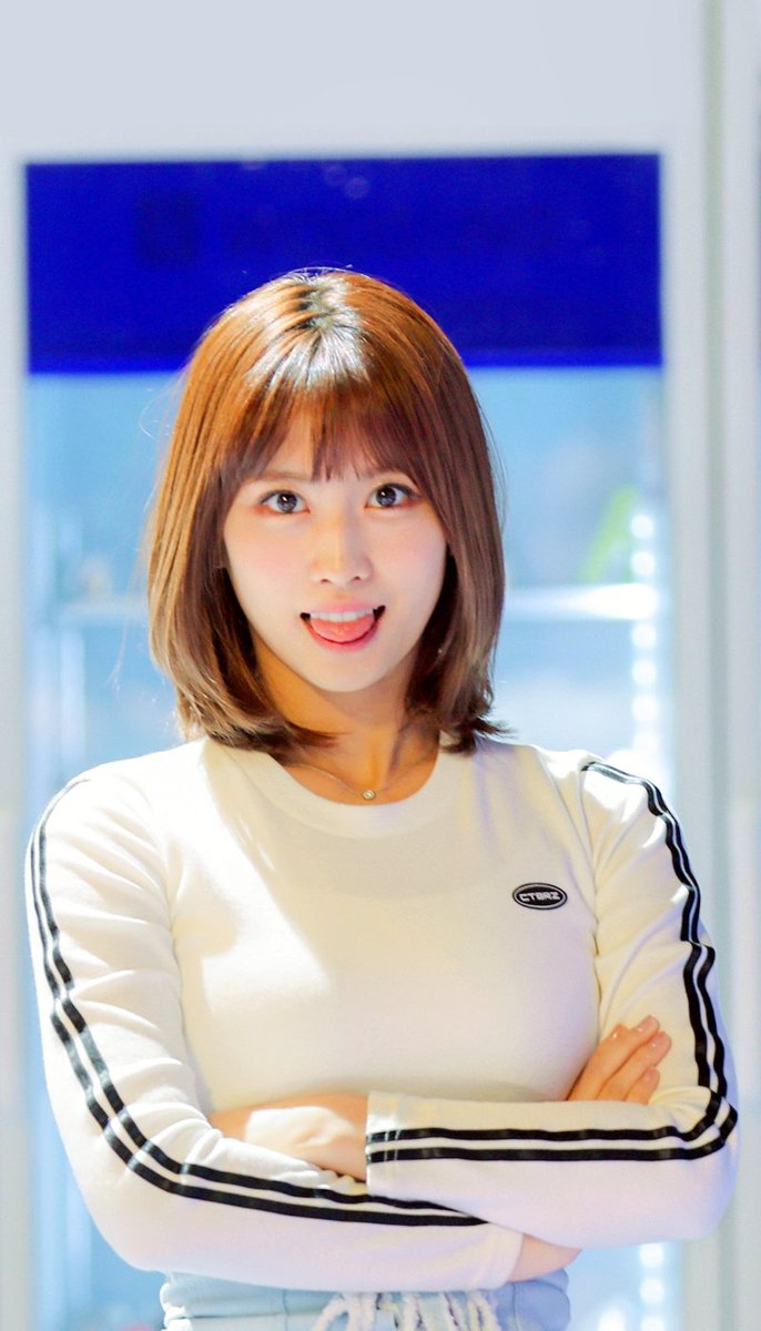 Hye U 혜유 Wallpaper Heart Shaker M V Behind 트와이스 Twice 모모 Momo Hye U 혜유 Wallpaper Heart Shaker M V Behind 트와이스 Twice 모모 Momo