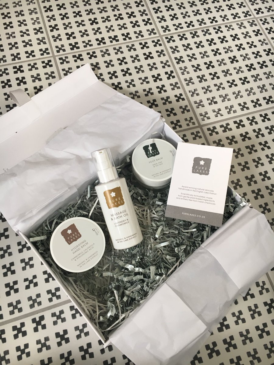 h_mckeever's tweet photo. Could have cried last week when, in the late stages of pregnancy, this amazing parcel arrived from @PureLakes. Such beautiful products and love the new packaging! #crueltyfreeskincare #organicskincare https://t.co/skbdzYjlkJ