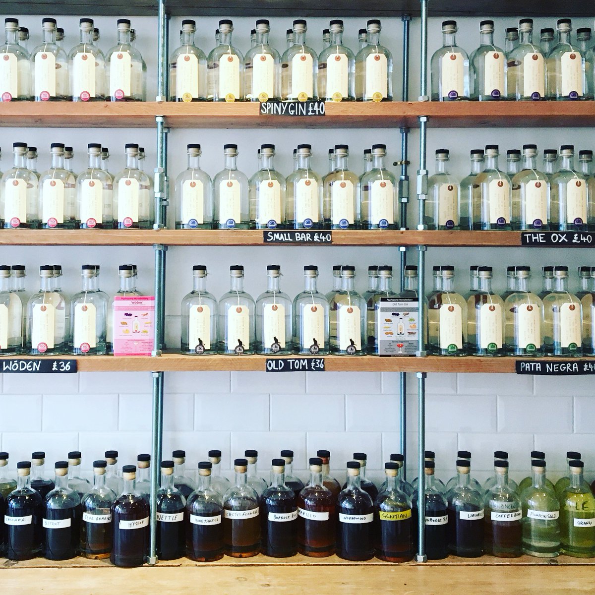 PsychopompMD's tweet image. Treat your gin lover to one of our experience vouchers! Available online or in the distillery microdistillery.co.uk/index.php #giftofgin #bristolgin #gin #microdistillery #MerryBristmas