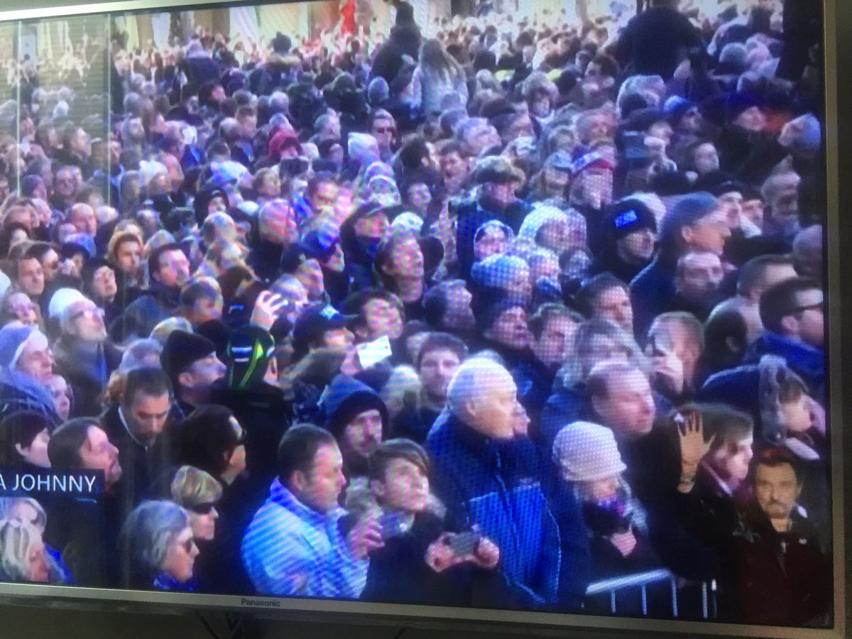 LesDimanchesComédie tweet media