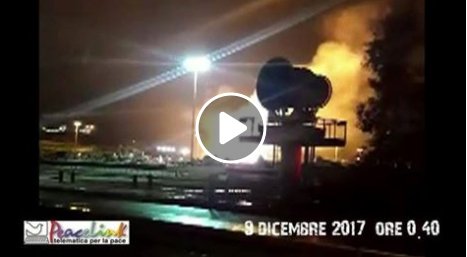 luciano_manna's tweet photo. Abbiamo l'inferno sotto casa, ogni notte @CarloCalenda @BentivogliMarco come stanotte #Ilva #Taranto Portiamo questo video in Procura con #EspostoIlvaEni2017 non ritirate il ricorso al Tar @RinaldoMelucci @micheleemiliano https://t.co/13quvPbV2h https://t.co/PcQ0skXtaR