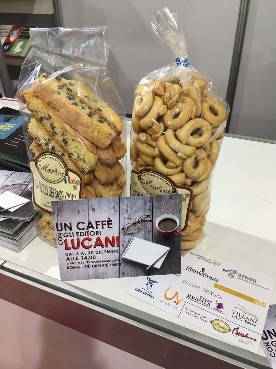 Ed_Universosud's tweet photo. È ora dell’aperitivo a @piulibri17 👍🏻 venite a conoscere gli editori lucani allo stand M30! https://t.co/OPKzmzu7as #piulibripiuliberi #piulibri17 https://t.co/KrFAu2SZze