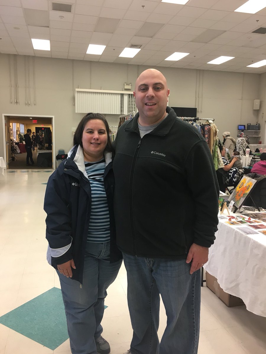 OliverForEP's tweet photo. Congratulations to the East Providence Arts Council for a successful Winterfest Holiday Art Fair! I enjoyed speaking with the many authors and artists. #WeAre1EP https://t.co/HvXj5guzIf