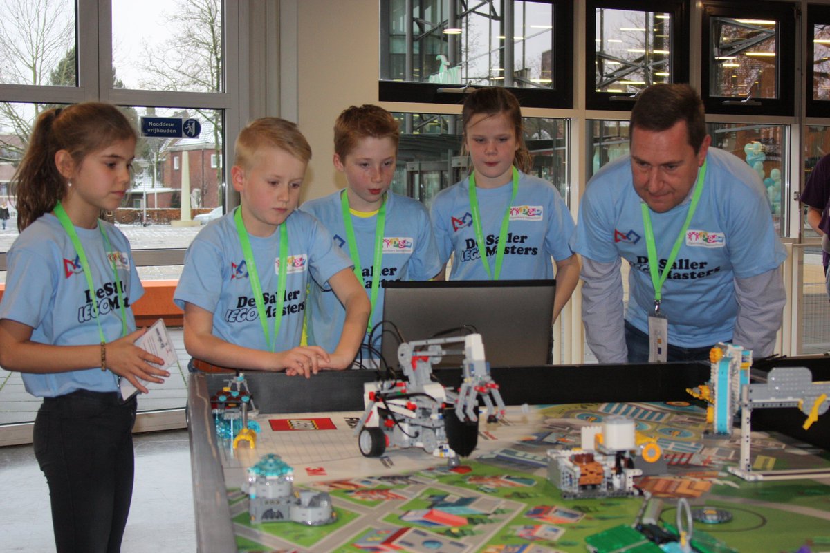Jury <a href="/firstlegoleague/">FIRST LEGO League</a> heeft veel waardering voor bezoek wethouder <a href="/marcelwildschut/">marcel wildschut</a> en college van bestuur <a href="/ConsentScholen/">Consent Scholen</a>  aan <a href="/obsdesaller/">OBS De Saller</a> Lego Masters.