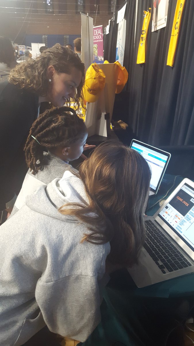 DPApcs's tweet photo. Getting our #CodeOn with Joanna! 
#DPAPassport #EDFEST2017 #MYDCPCS #DPAPCS https://t.co/QoXZqXCWQK