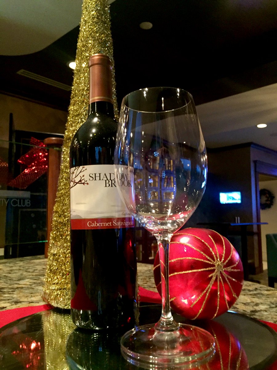 Eat, Drink &amp; Be Merry! Open bar, fabulous food, champagne fountain and more! You don't want to miss Jingle Mingle 2017.

Members, please RSVP 803.256.2000