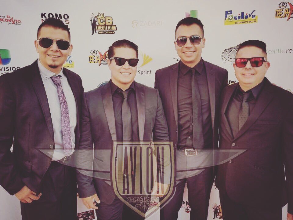 Feliz 😁 sabadito lindo de parte de la banda, saludos para todos. @jesseavion @avionuno #avionmusic #sabadrink #relax #weekendvibes #latinpop #spotify #salytequila