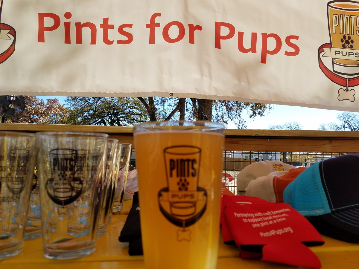 Pints4Pups's tweet image. It's officially on @MuttsCantina !!!  @CommunityBeerCo Witbier benefiting @txhuskyrescue and @PawsintheCity