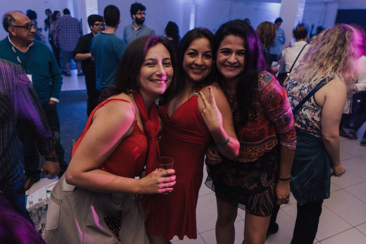 ALASLatam's tweet photo. Reviví la Fiesta final del #ALAS2017 💃🍻🍹🍾🥂
¿Y vos? ¿ya nos mandaste tu 📸 durante #ALAS2017 para que forme parte del álbum que compartiremos al final del congreso?
¡YO ESTUVE EN #ALAS2017 URUGUAY! 🙋🙌
➡ Mensaje
➡ comunicacionalasoficial@gmail.com https://t.co/as6u6TRQkk