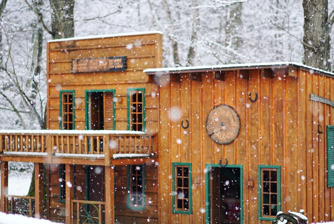 It’s a winter wonderland at Walden Hall! Book your winter getaway today! Waldenhall.com Cozy up in front of one of our 5 fireplaces! #LuxuryTravel #Virginia