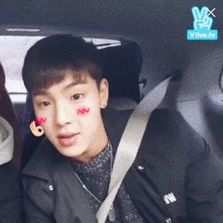 shwsoftbot's tweet photo. — #몬스타엑스 ♡‧₊°࿐ #셔누 ˎˊ˗ https://t.co/9jDnJ3H7KB