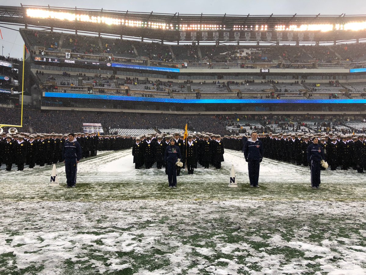 Eagles's tweet photo. It's beginning to look a lot like #ArmyNavy at @LFFStadium. https://t.co/IyRBtROqeX