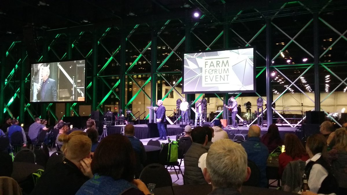 agubianchini's tweet photo. Gracias @AgriTrend por la gran oportunidad para compartir nuestra experiencia en produccion de soja en Farm Forum Event 2017 #FFE17 con @okandu_sa @rsaik https://t.co/WQRW5xULlp