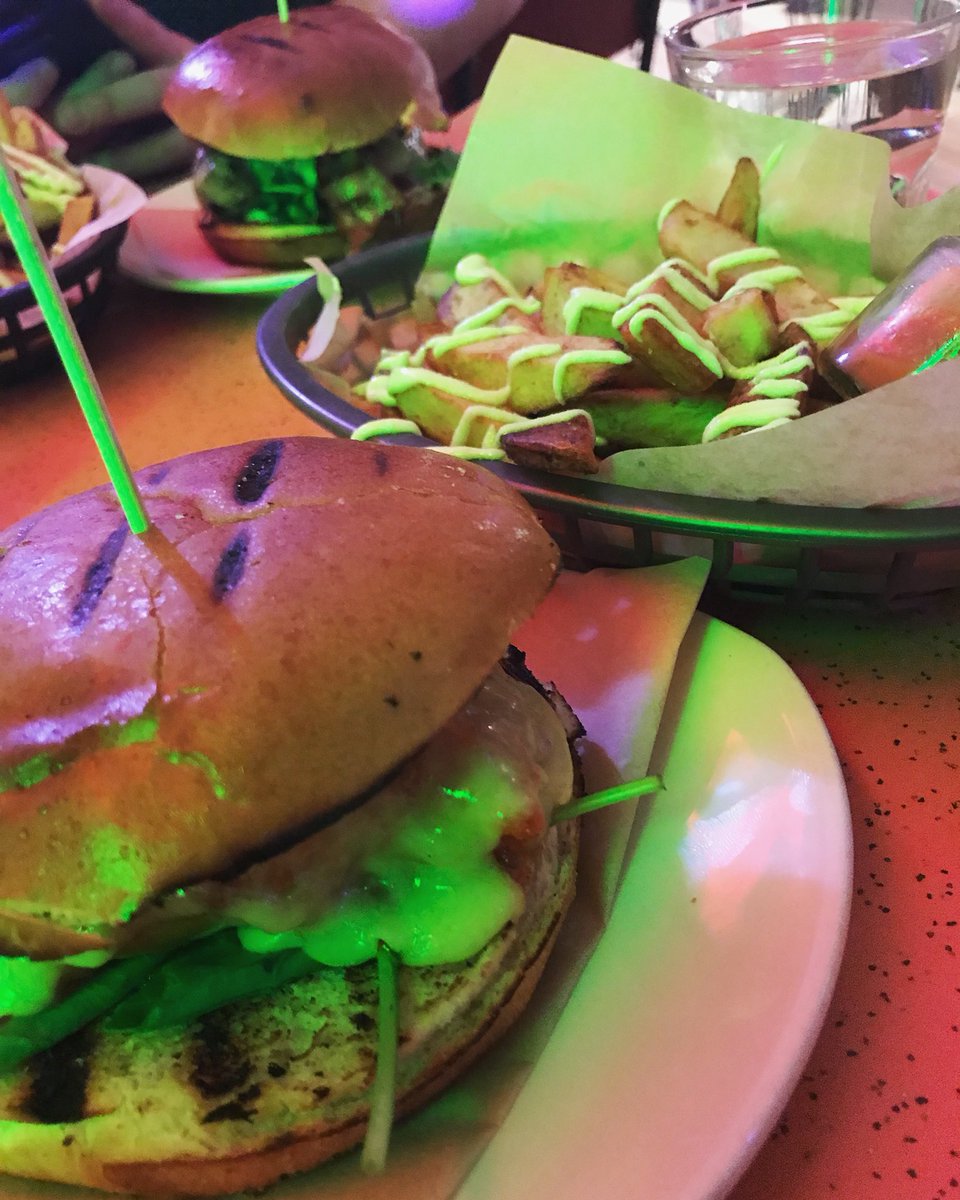 alwayshungryire's tweet photo. I am obsessed with @BiteClubGalway chips. So yummy. The burgers aren’t bad either 😉 #alwayshungryire https://t.co/QfVNMTmmVo