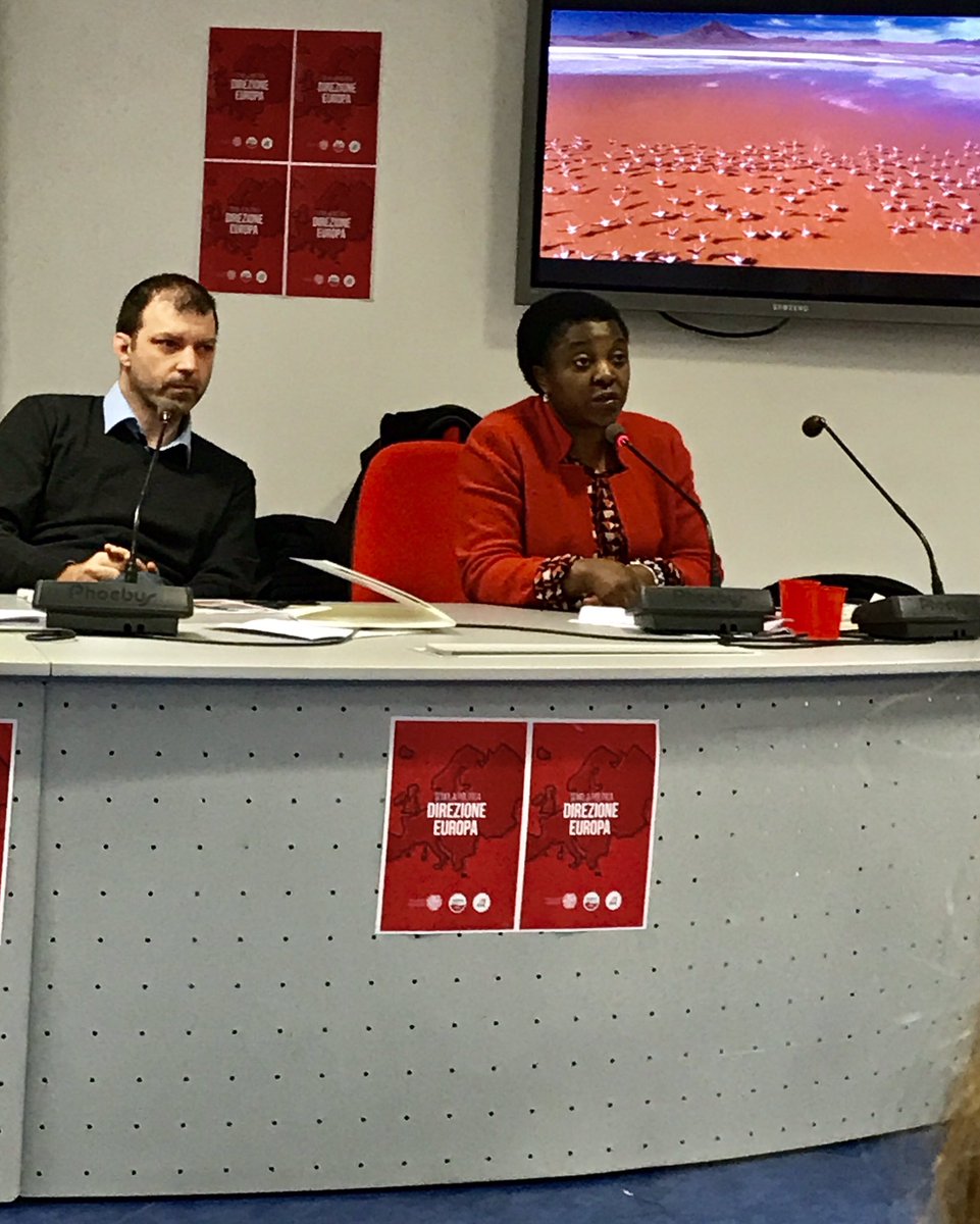 MinaZingariello's tweet photo. Una strepitosa @ckyenge interviene alla #EuDemSchool #DirezioneEuropa "Dobbiamo avere il coraggio di chiederci quali sono i nostri valori, e cosa siamo disposti a fare per difenderli" @FEPS_Europe @PSEinfo https://t.co/zCTyaoCGHH