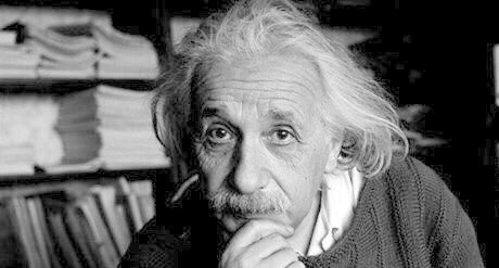 " اليوم ، لا أعرف مجداً أعظم 
من العيش وحيداً متجاهلاً كل شي .!
-
- ألبرت أينشتاين