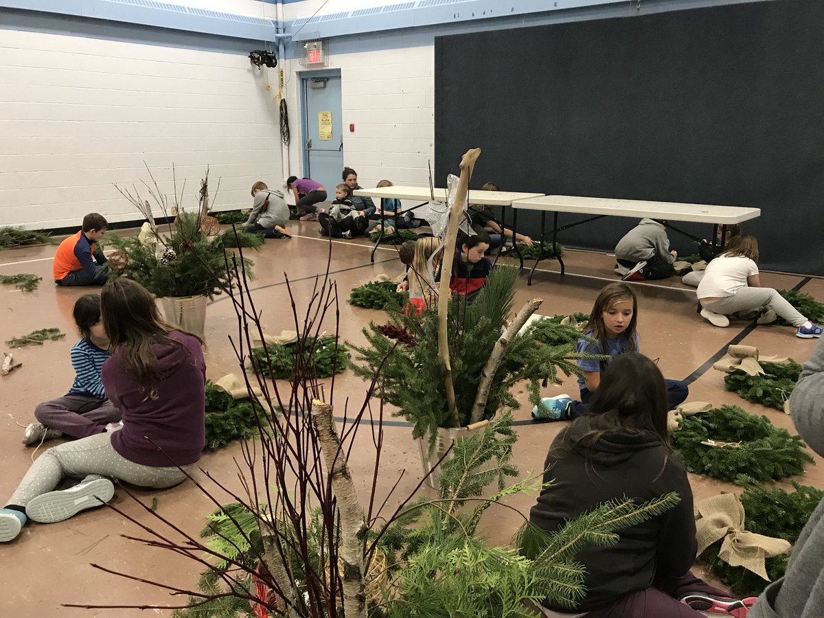 MrsCCav's tweet photo. Yesterday we decorated, and today they are ready to go! #madebykids @AIPSwave https://t.co/0jWitw24Yg