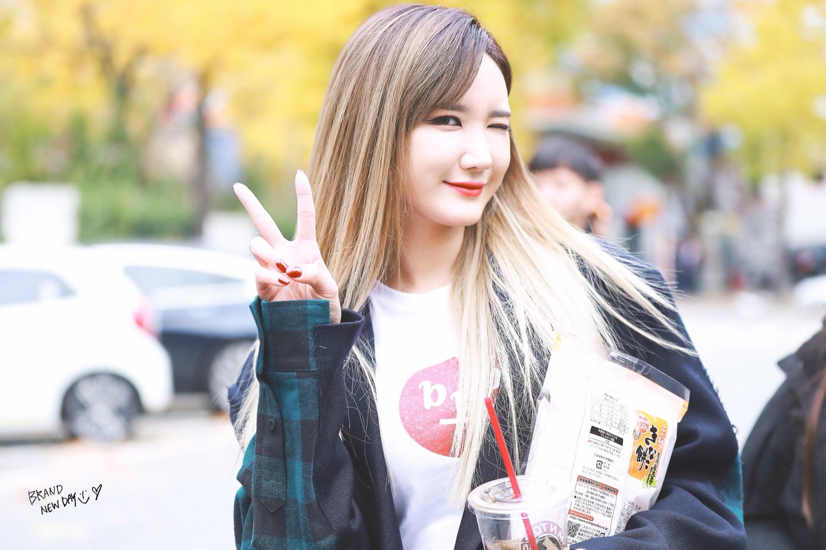 BrandNewDay0501's tweet image. 내 사랑 엘리언니 ❤️ 
생일 추카추카츄!
우리 작곡가님 나중에도 잘 부탁해☺️
🙆🏻🙆🏻🙆🏻🙆🏻🙆🏻🙆🏻
#HappyLEDay #LE #엘리 #안효진 #EXID