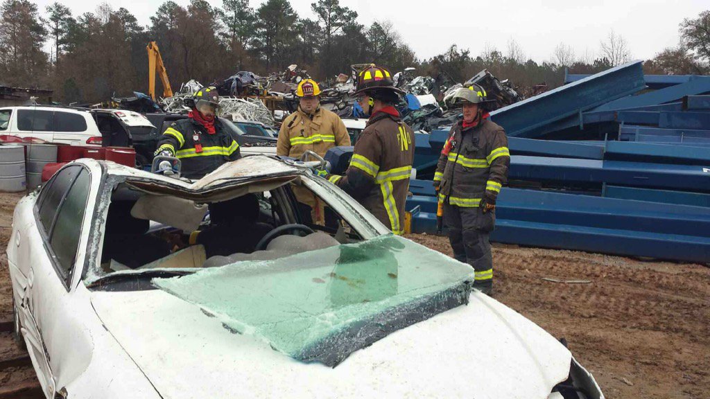 MinickKeith's tweet image. Crews from NFD training even when it might snow. Thanks to them for staying on top of their game (rescue) plan!!!