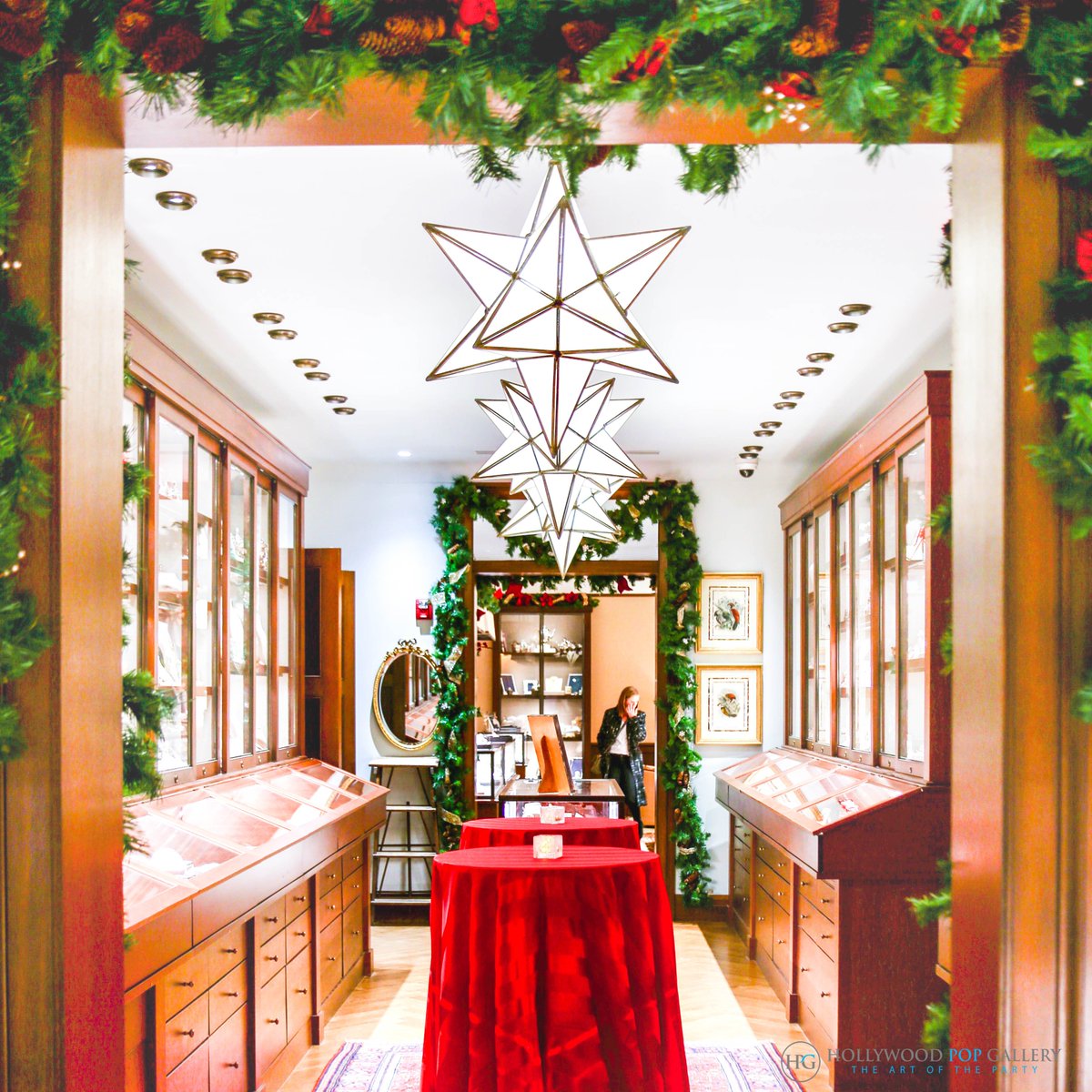 Hollywood_Pop's tweet image. A #FineJewelry company with #FiveGenerations of #celebrations in the books deserves an event where #AttentionToDetail is priority.
@BetteridgeJewelers #Jewelry #GreenwichCT #CT #FamilyOwned #EventDesign #design #decor #holiday #holidayparty #corporate #OfficeParty #HollywoodPop