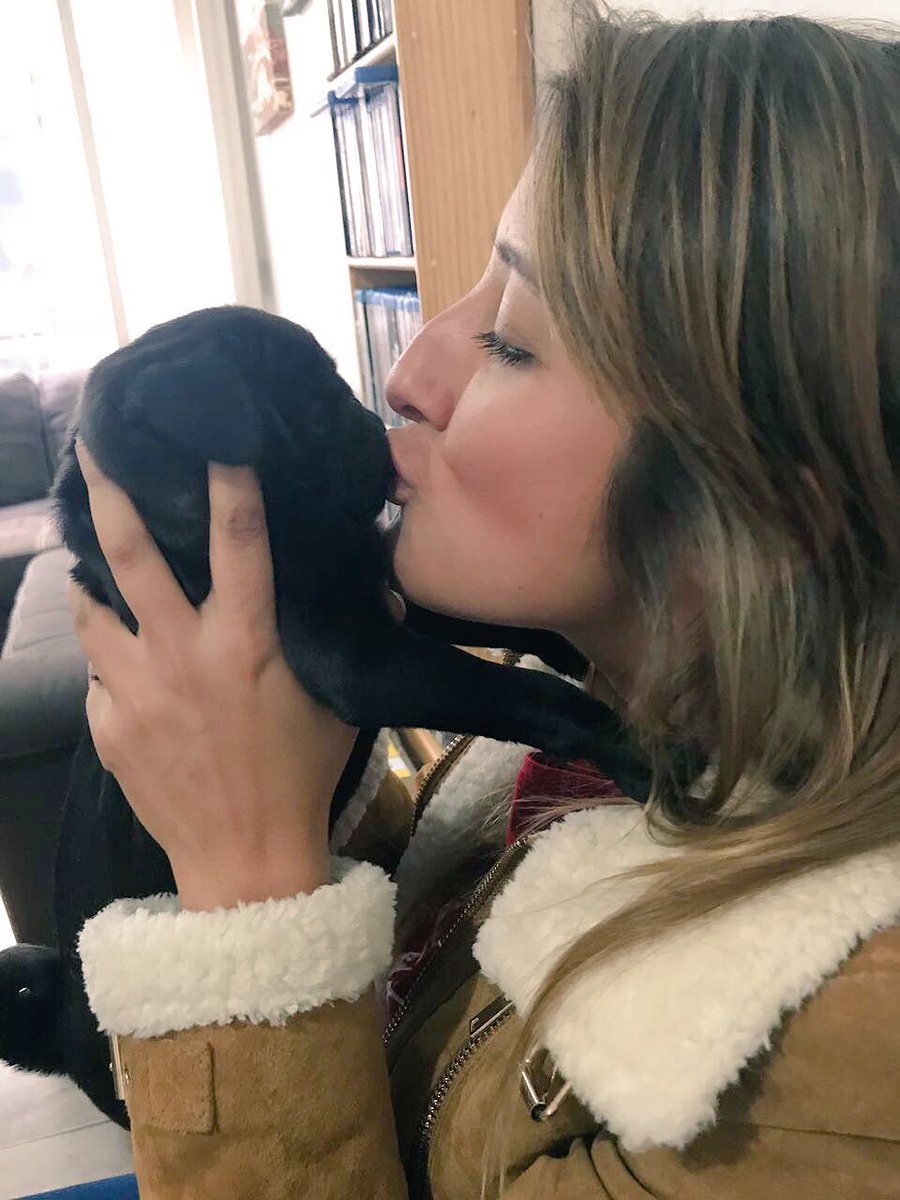 Frida_Rc's tweet photo. Mamá con nuestra amiga @CanaThePug 😍😍😍 https://t.co/FNQh0rRAYK
