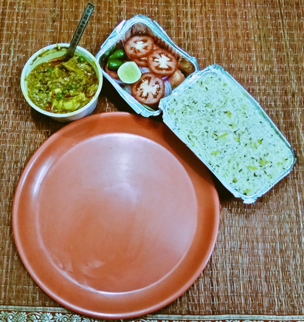 ShresthaBhaduri's tweet photo. Chicken Bharta..Jeera Rice..Green Salad..
#GoldenGateRestaurant..
Saturday night sorted..
#SwiggyDelivers.. https://t.co/3T6wMgsRI0