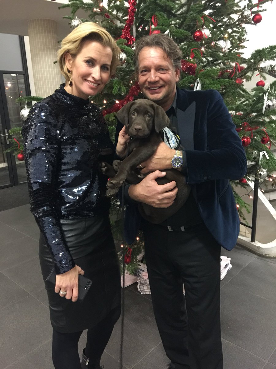 RayPloeg's tweet photo. Topavond #jornext #rotterdam #kerstdiner @HulphondNL @AnoukMSmulders https://t.co/XlvU5FsO3C