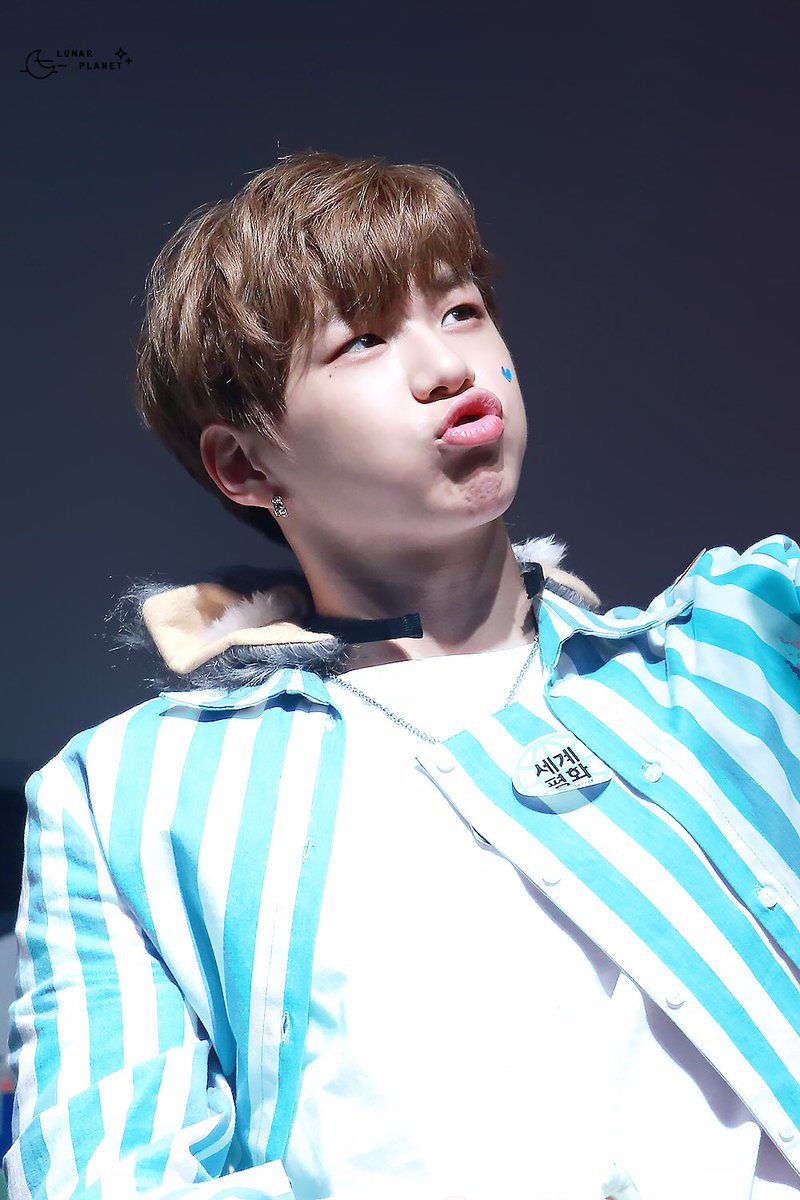 LunarPlanet1210's tweet photo. 2017.12.10🎂
겨울에 태어난 따수운 녤랑둥이❤️
#HappyDanielDay
#12월의_마법같은소년_강다니엘 https://t.co/o1iod8xac1