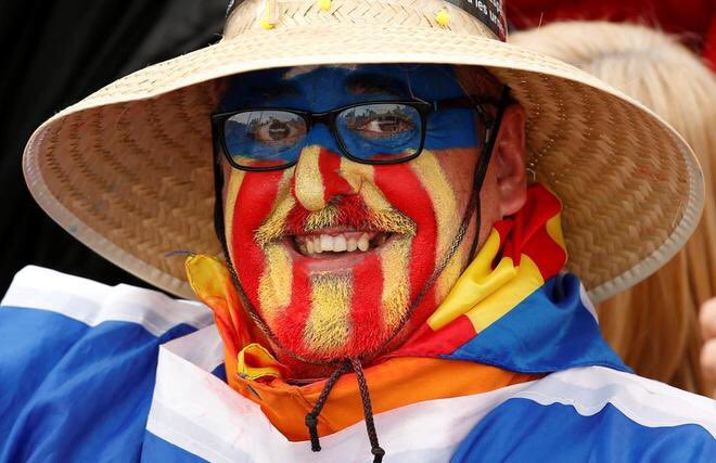 мексиканец и мексиканка. народ испании кастильцы. болельщицы испании испании. болельщицы сборной испании по футболу. потомки испанцев.