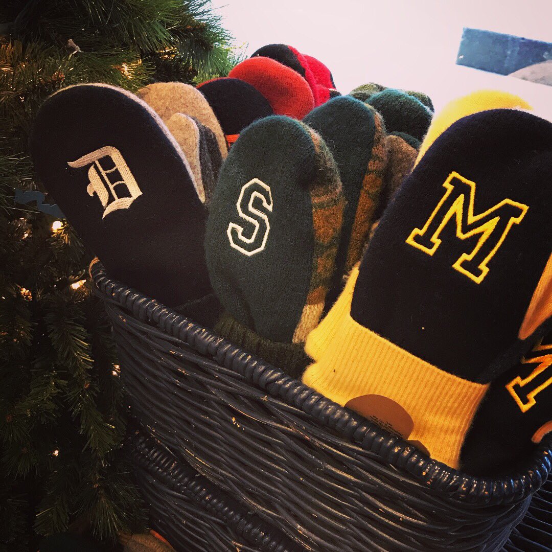 RoedaStudio's tweet photo. We're ready for snow days spent inside & out! Come grab some wintery coziness for everyone on your list! #snowday #Pudus #OprahsFavoriteThings @MichiganMittens #WearitAgainWoolMittens #aboutfacedesigns https://t.co/0vErg2LOmm