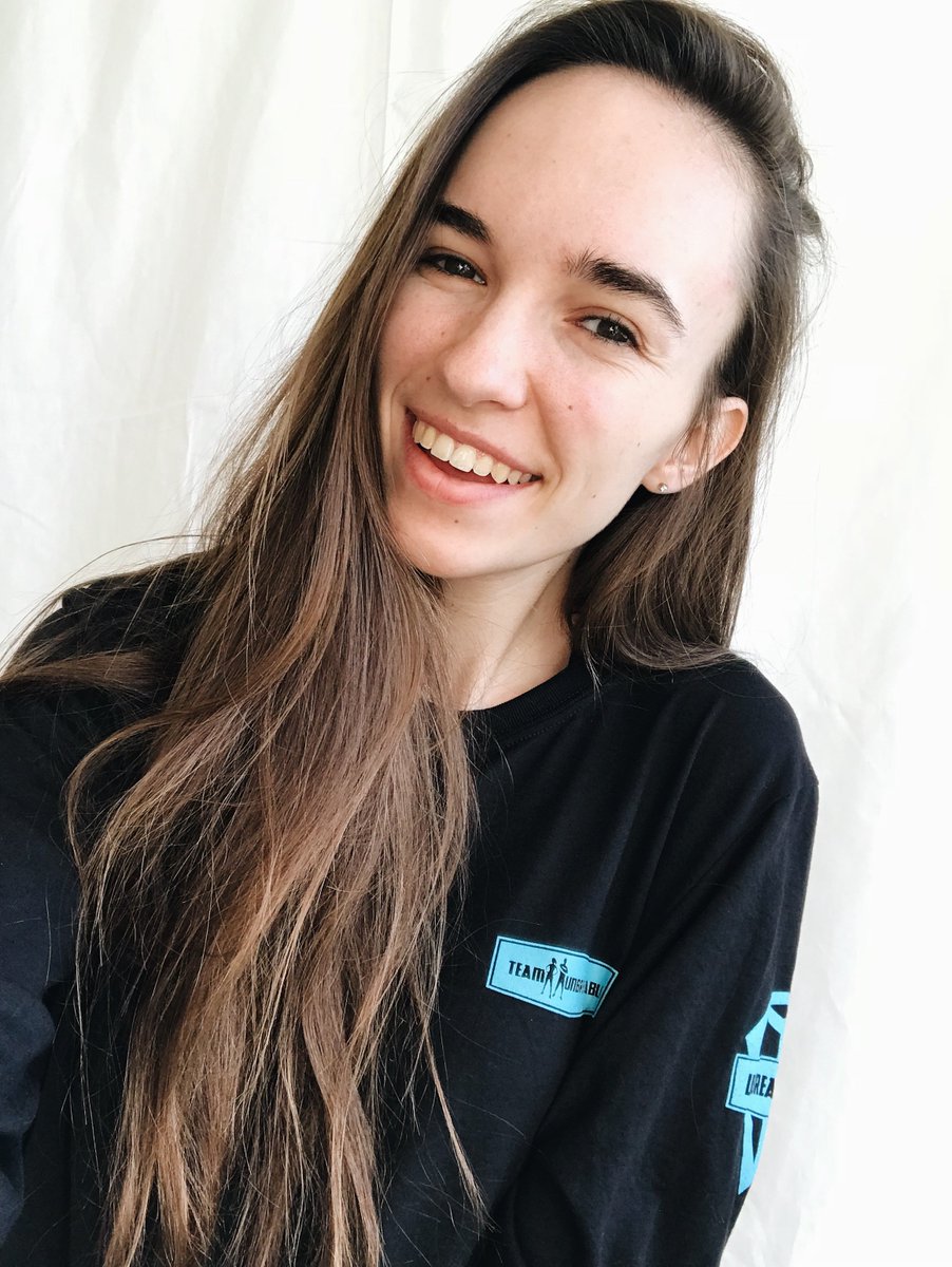 CameronHelps's tweet photo. Lindsay is giving back and creating a legacy for other students @teamunbreakable https://t.co/BqF01DgfXx https://t.co/ZYnZPjghlp