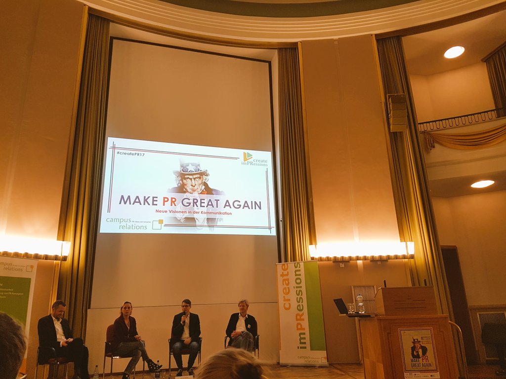 Linguistic_Life's tweet photo. Thanks for a funtastic day 😍 @PR_ideen @lautenbachsass @Edelmanergo  @CyranoGmbH
#createPR17  #Münster https://t.co/ojDNO9fMI1