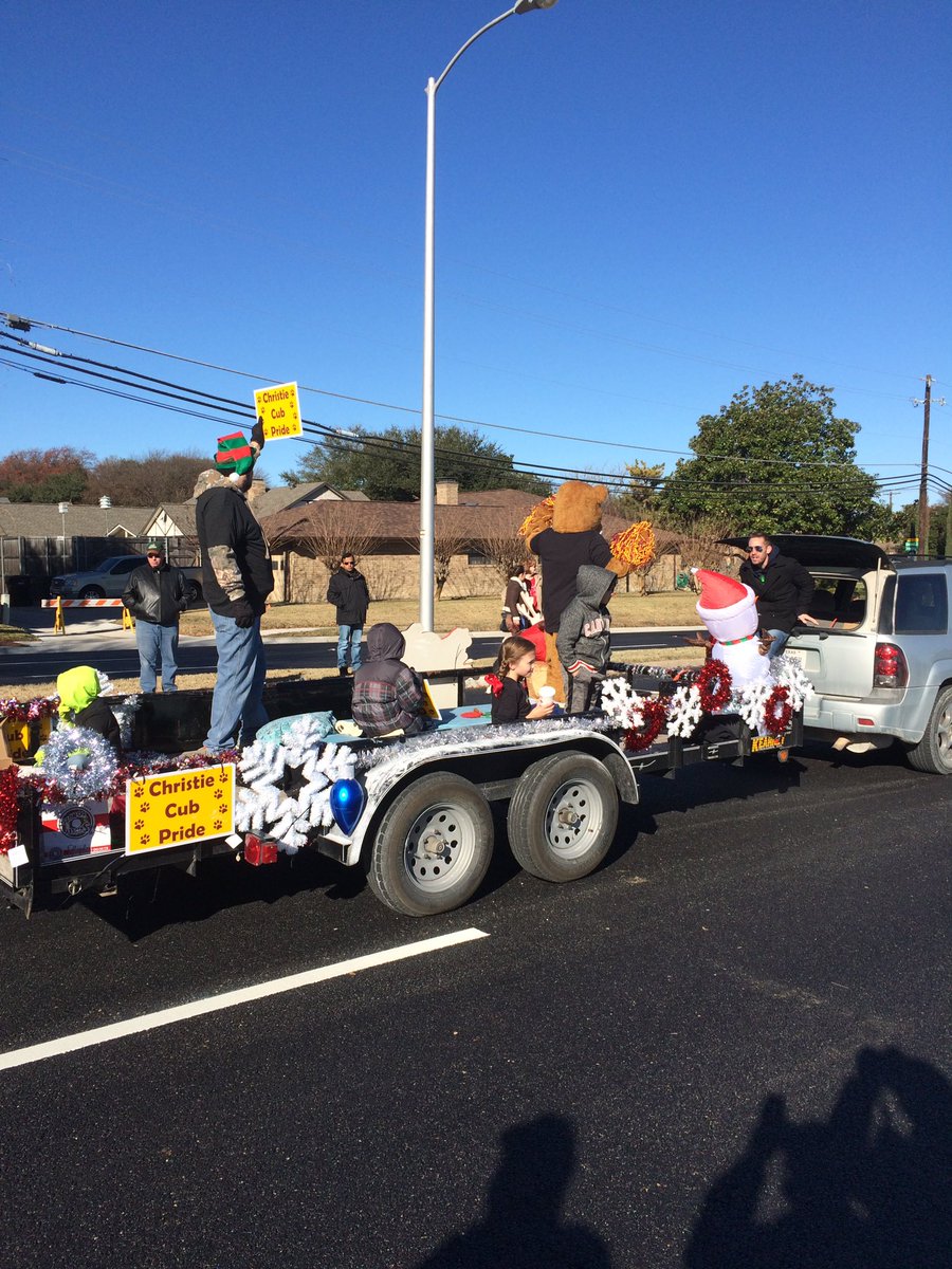 ForsonTrish's tweet photo. Happy to see Christie Cub Pride this morning at the Plano Christmas Parade!  #christielearns https://t.co/vDqnfpUPbh