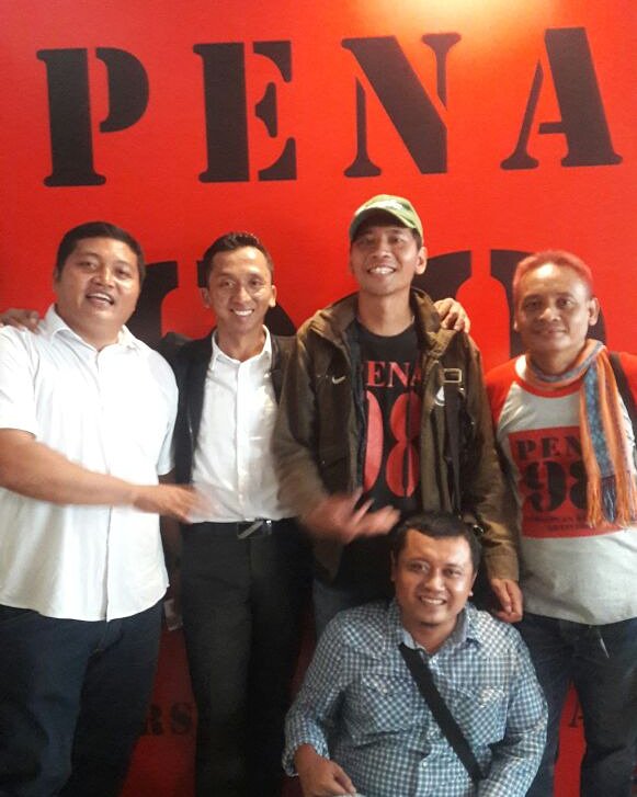 Bersama kwn2 seperjuangan di acara peresmian kantor PErsatuan Nasional Aktivis 1998 yg diberi nama Graha PENA '98.  
#98rebut2019 
<a href="/AndiErsyad/">Ersyad Andi</a> <a href="/manto_law/">manto tambunan</a> <a href="/rudiantara_id/">Rudiantara</a>