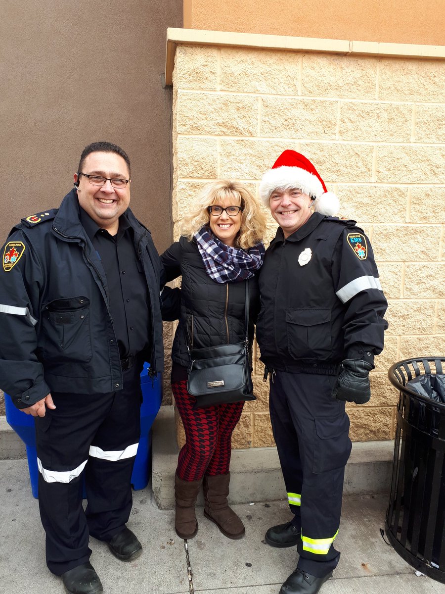 HPS_Paramedics's tweet photo. @hemsparamedics &amp; @OPP are at several #Fortinos locations for our annual food drive. 1- Hwy20/53 2- Ancaster 3- Main/Rifle range. Today and tomorrow come out and help us fill our #Ambulances https://t.co/tXTJejFssV