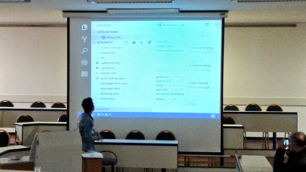 luucamay_'s tweet photo. #TercerCodelab Mapas en tiempo real con Ionic + #Firebase + #Gmaps por @nicobytes
#DevFest2017
#gdglapaz
@GDGLaPaz https://t.co/B42RqBDZFQ