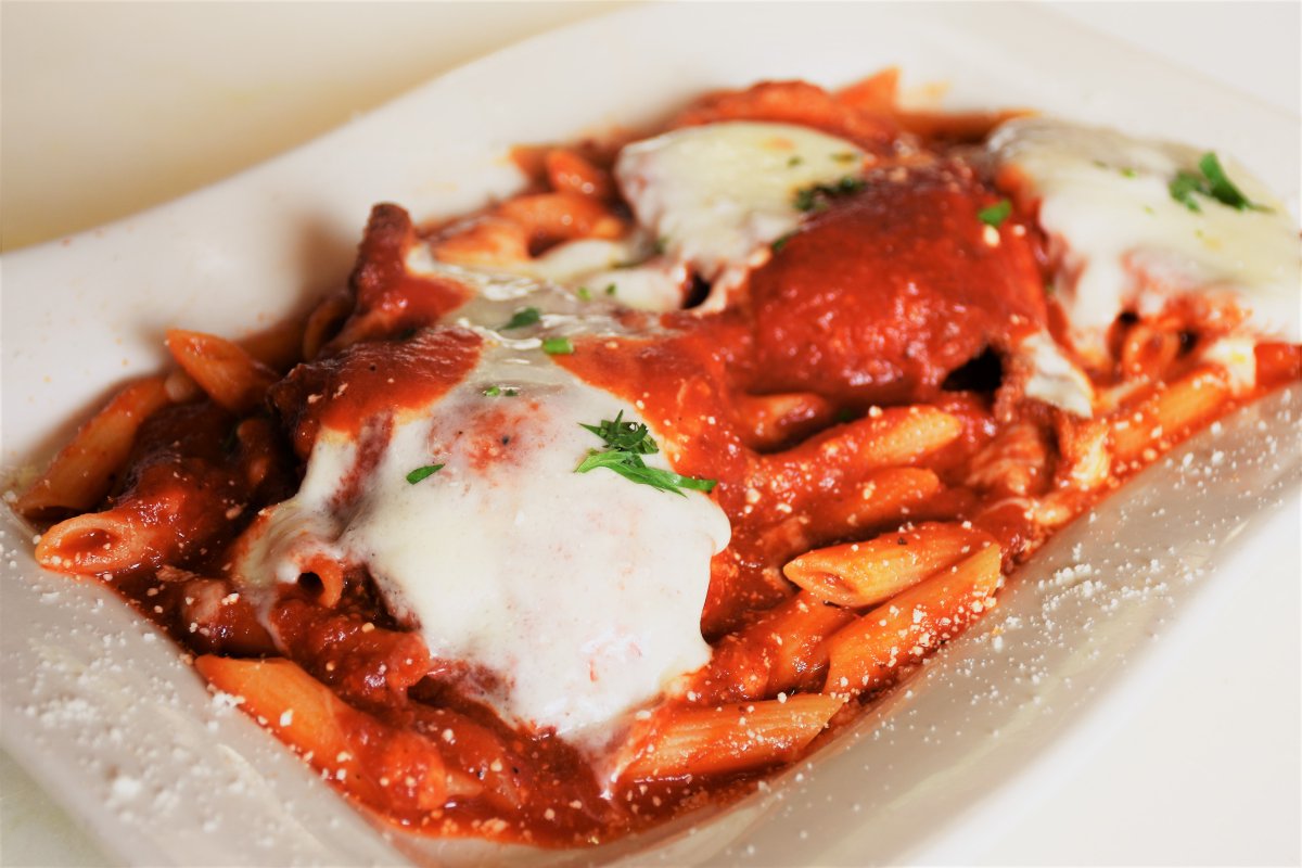 CTToozyPatza's tweet photo. Our Chicken Parmigiana recipe is a family tradition.  

#wiltonpizzapasta #tradition #chickenparm #penne #ziti #toozypatza #dinner #whatsfordinner #catering https://t.co/AAKRXU2QwK
