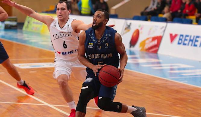 Crazy game in Cherkassy! Strong performance by our MVP Henry @Dugat ruled Budivelnyk to a 89:83 WIN on the road. Henry nailed a three-pointer which brought it to OT, and there he scored all 13 builders points! 

Stats: Dugat 29+6r, Otverchenko 16+5r, Anisimov 15+6r, Krutous 10+6r