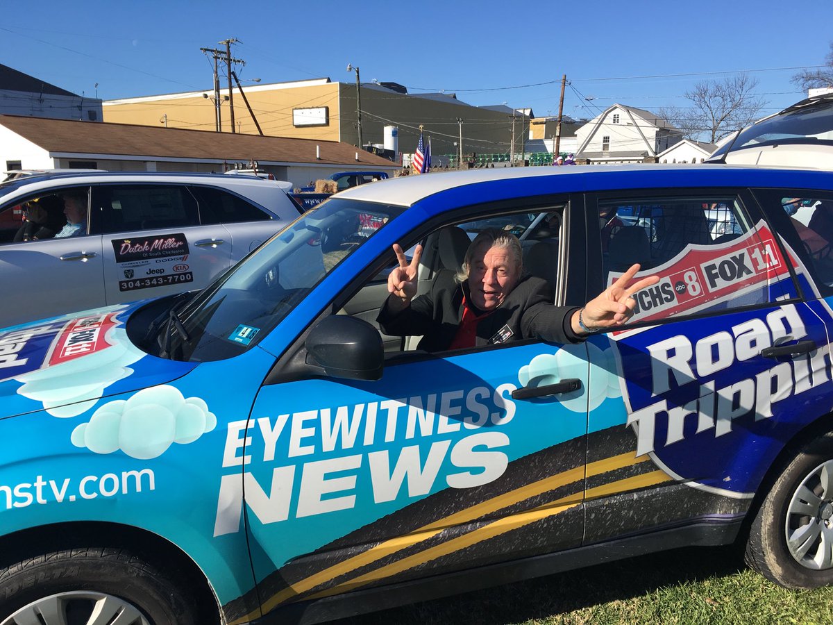 Road Trippin's Terry Burhans is ready for the start of the South Charleston Christmas Parade. https://t.co/fcjhtGwuBi